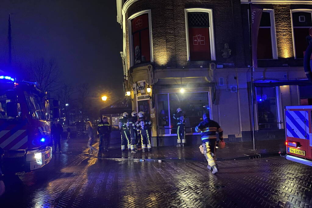 Veel rook bij brand in cafe