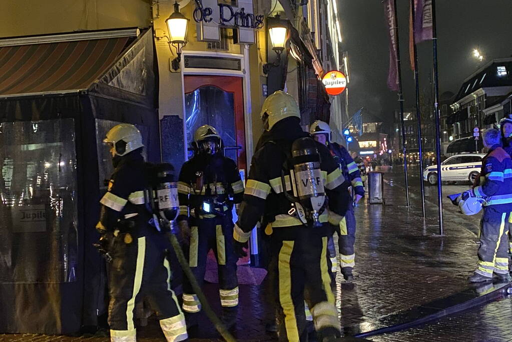 Veel rook bij brand in cafe