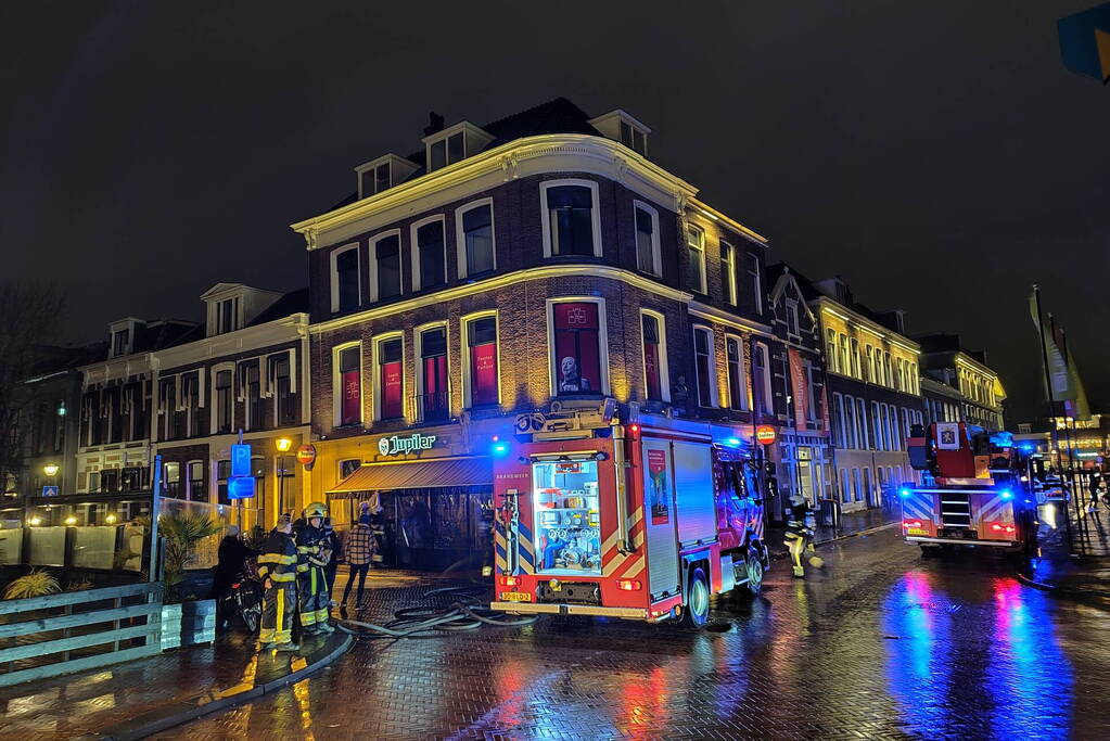Veel rook bij brand in cafe