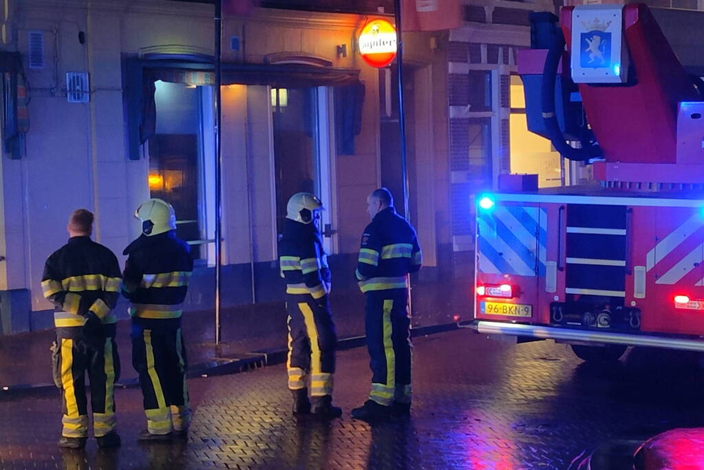 Veel rook bij brand in cafe