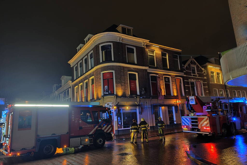 Veel rook bij brand in cafe