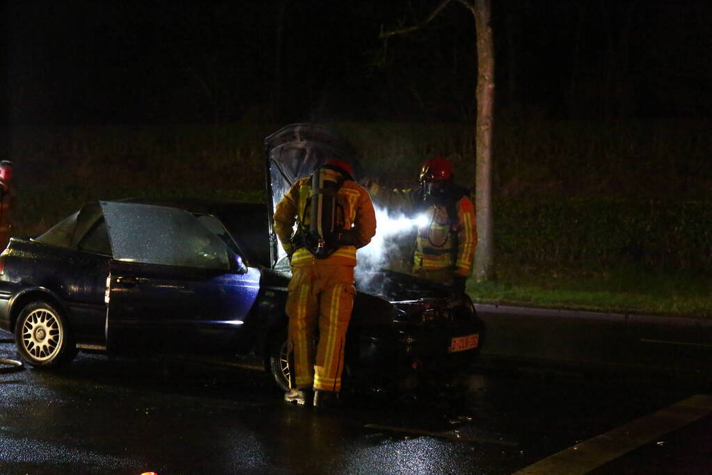 Auto verwoest door brand