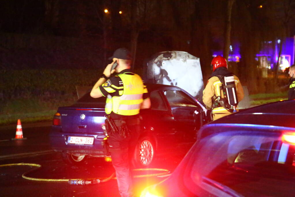 Auto verwoest door brand