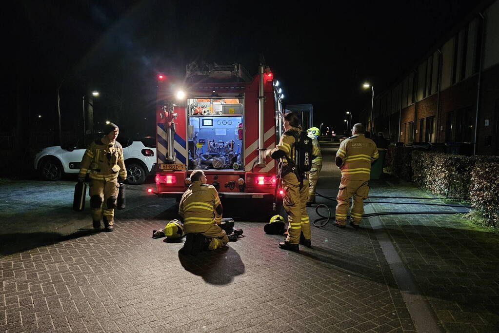 Brand in schuur achter woning