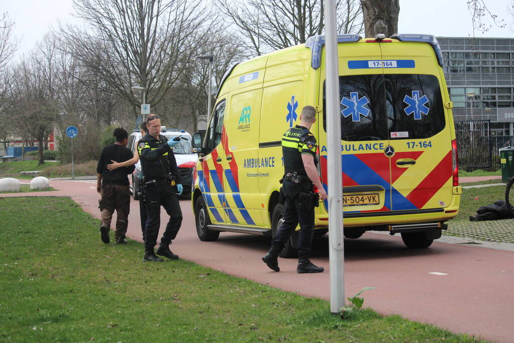 Politie trekt vuurwapen bij aanhoudingen na steekpartij