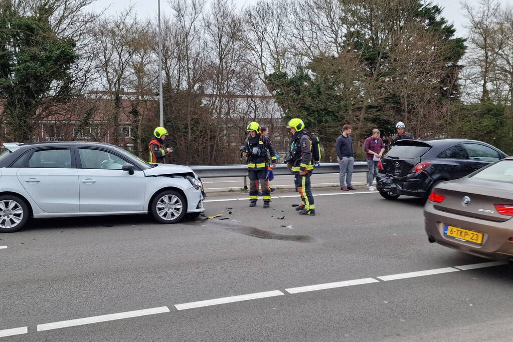 Veel schade bij kop-staartbotsing