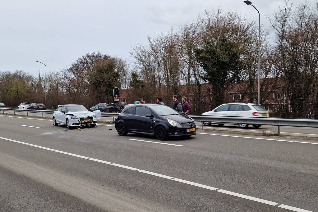 Veel schade bij kop-staartbotsing