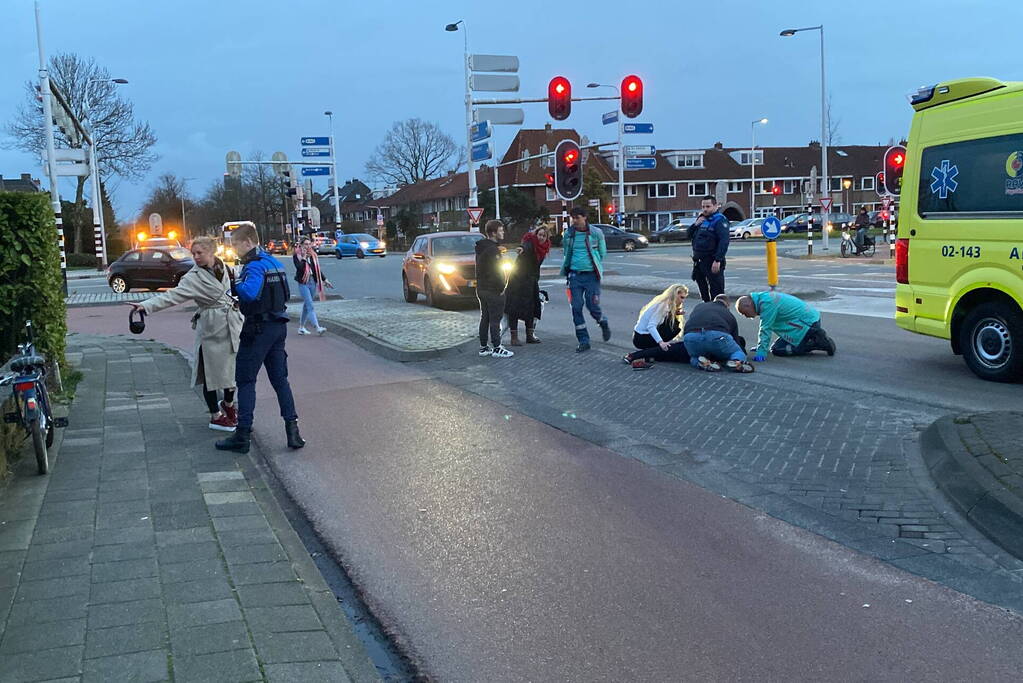 Fietser gewond bij botsing met auto