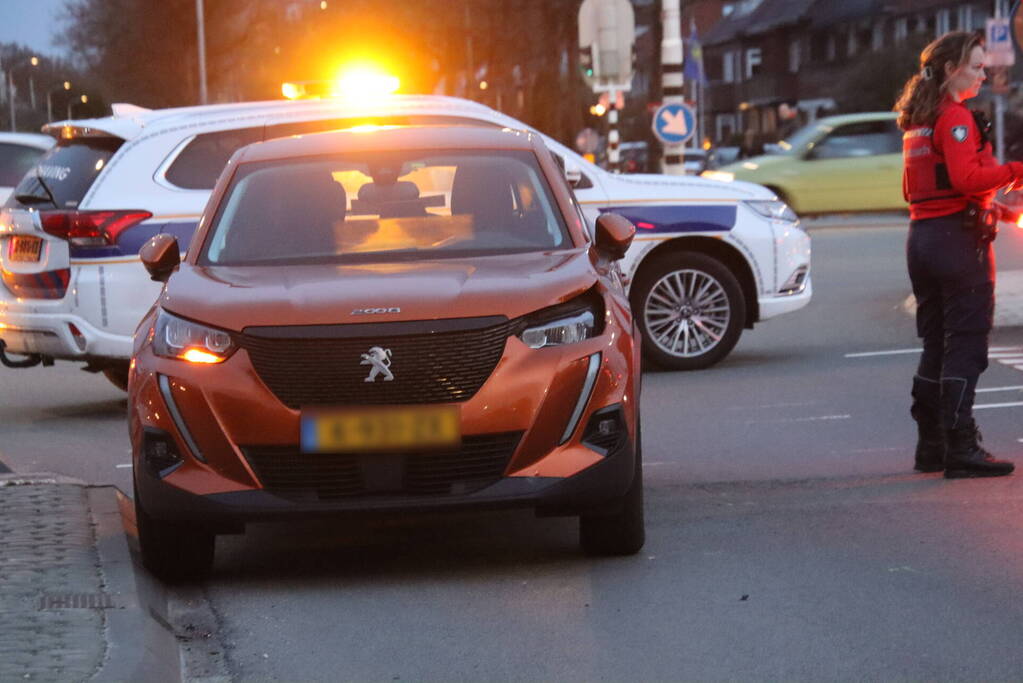 Fietser gewond bij botsing met auto
