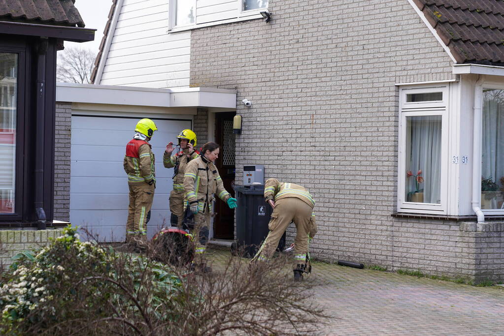 Bewoner ademt rook in bij brand in meterkast