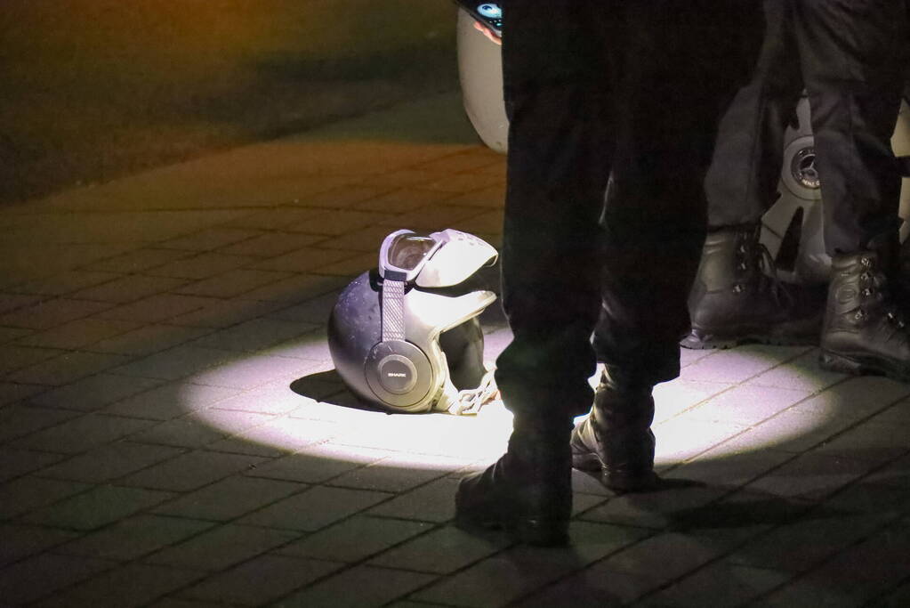 Politieachtervolging eindigt na botsing