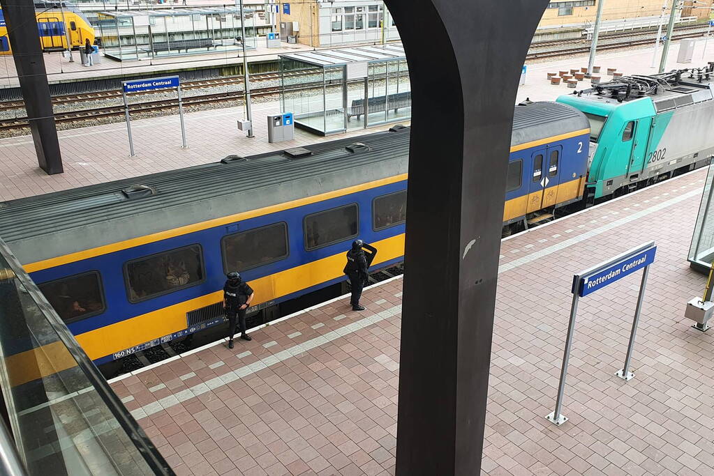 Massale inzet politie vanwege mogelijk vuurwapen