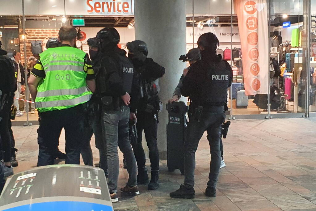 Massale inzet politie vanwege mogelijk vuurwapen