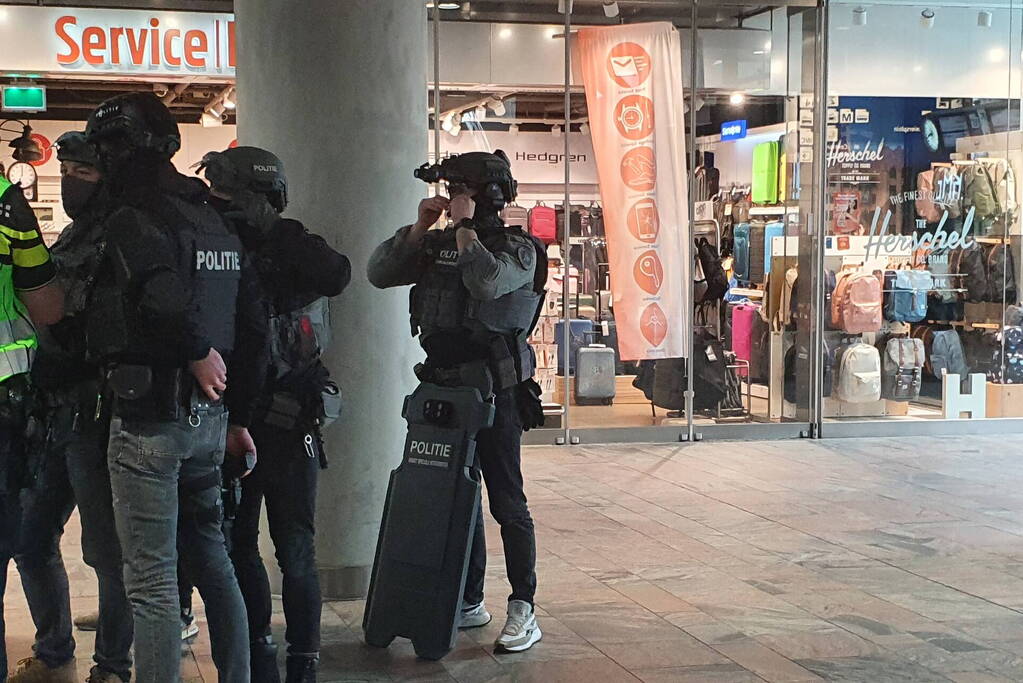 Massale inzet politie vanwege mogelijk vuurwapen