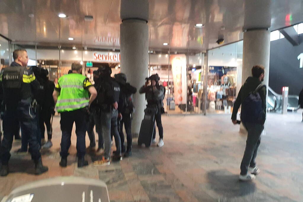 Massale inzet politie vanwege mogelijk vuurwapen