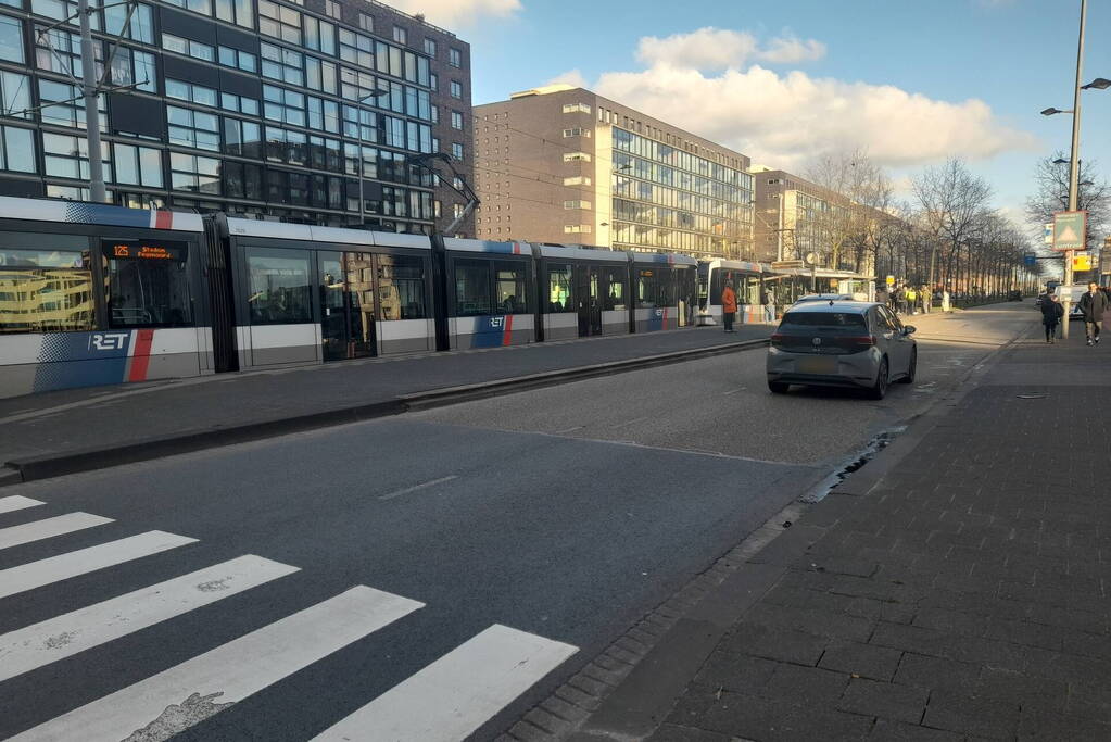Tramverkeer richting Kuip plat door lastige reiziger en kapotte tram