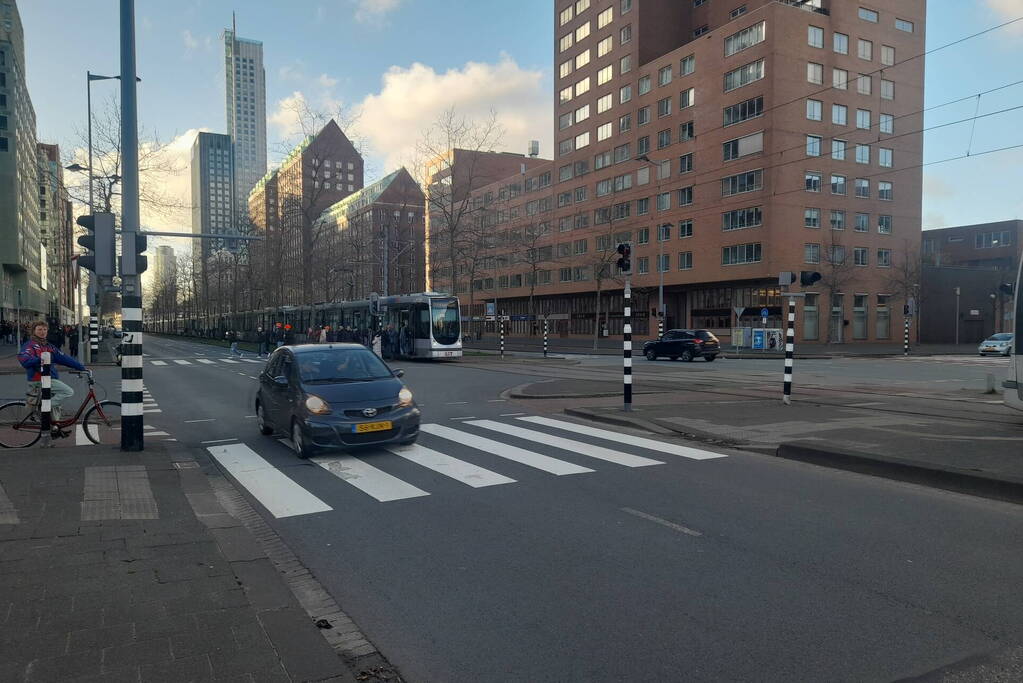 Tramverkeer richting Kuip plat door lastige reiziger en kapotte tram