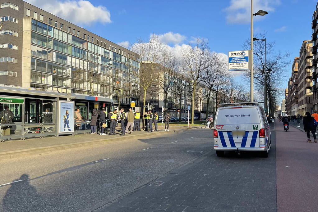 Tramverkeer richting Kuip plat door lastige reiziger en kapotte tram