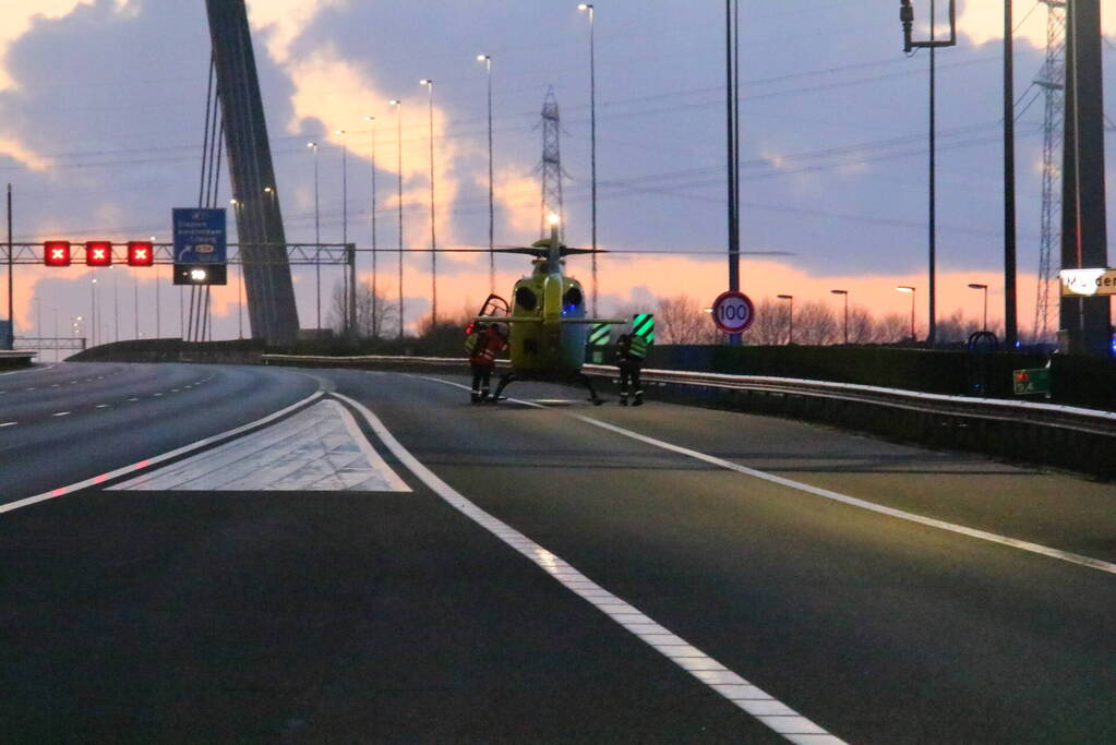 Snelweg afgesloten na zwaar ongeval