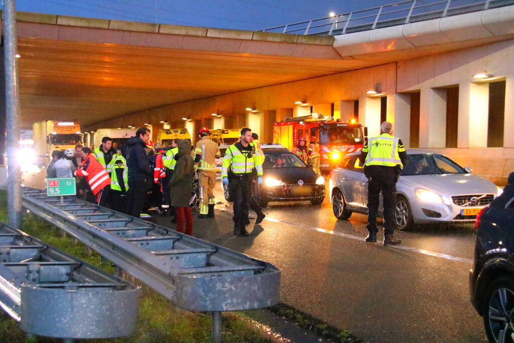 Snelweg afgesloten na zwaar ongeval