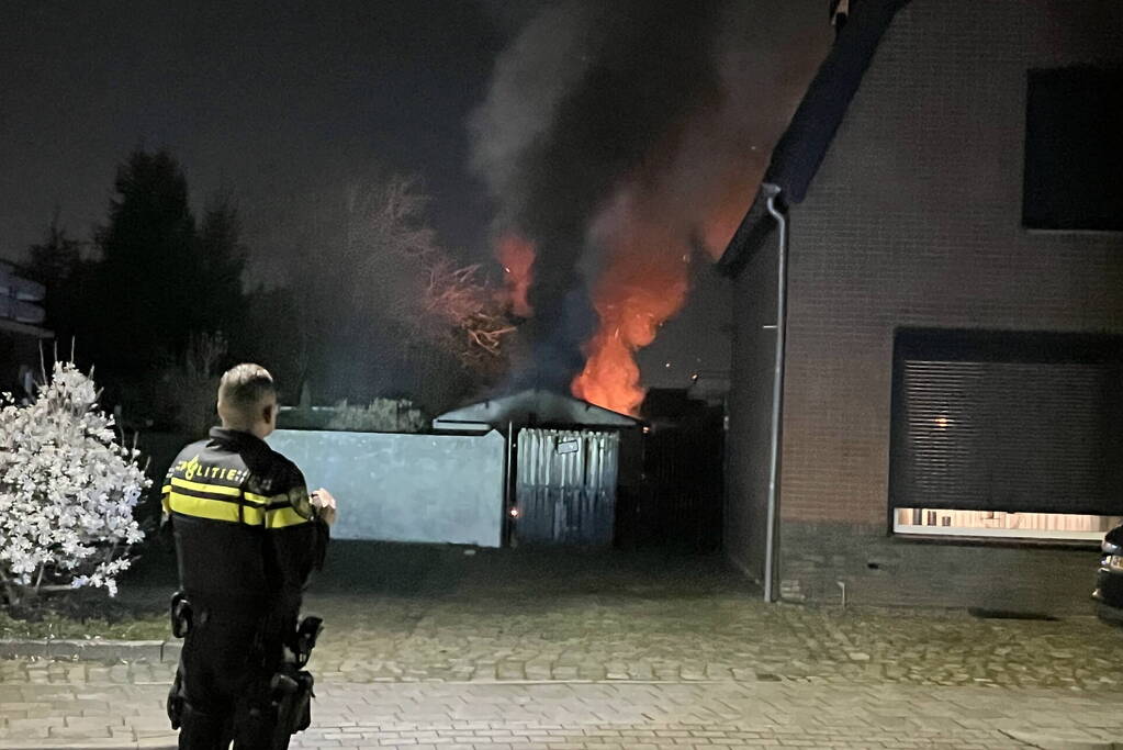 Flinke brand in bijgebouw