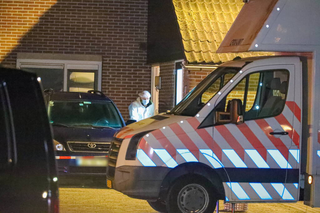 Vrouw omgekomen in woning, verdachte aangehouden