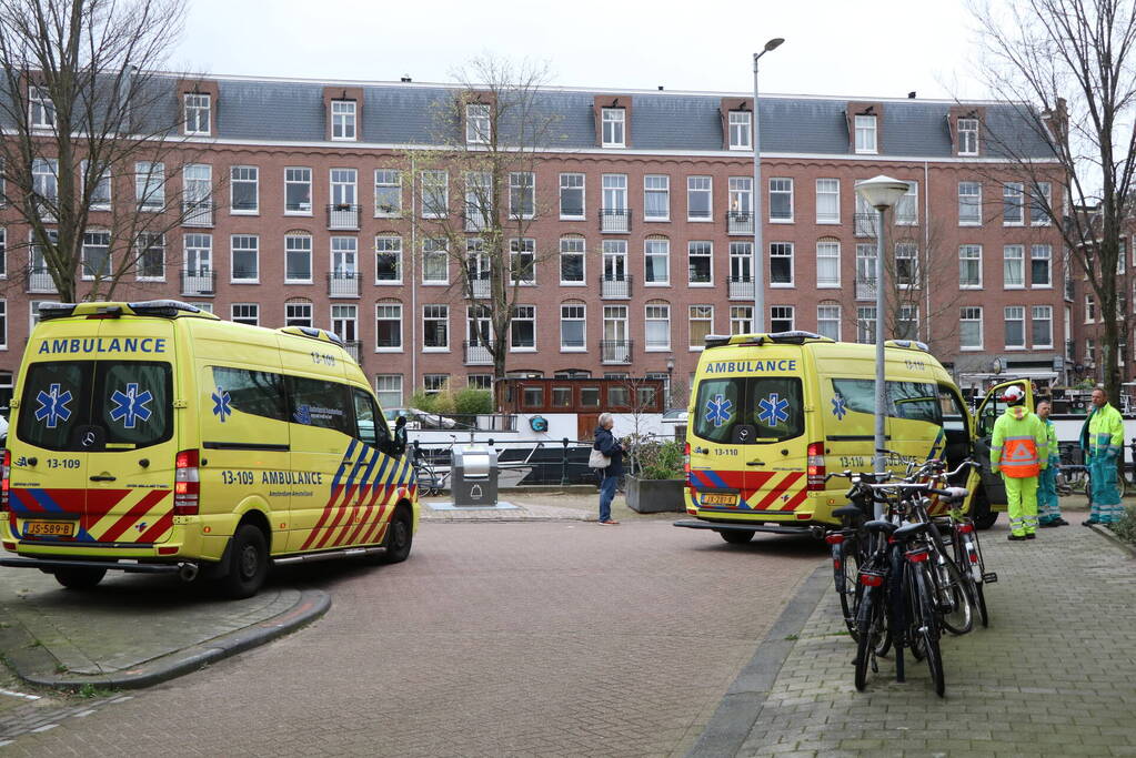 Vrouw in trapportiek doodgeschoten