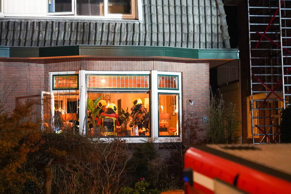 Brand in schoorsteen van woning