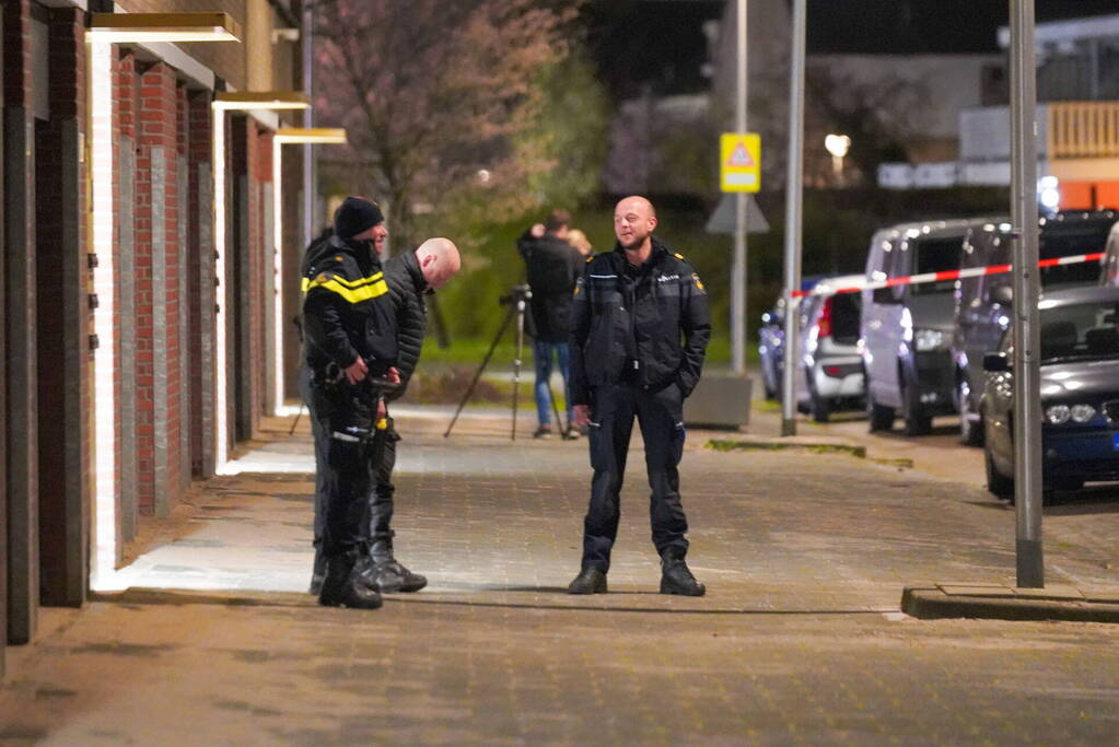 Flatwoning meerdere malen beschoten