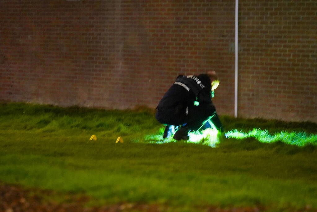 Flatwoning meerdere malen beschoten