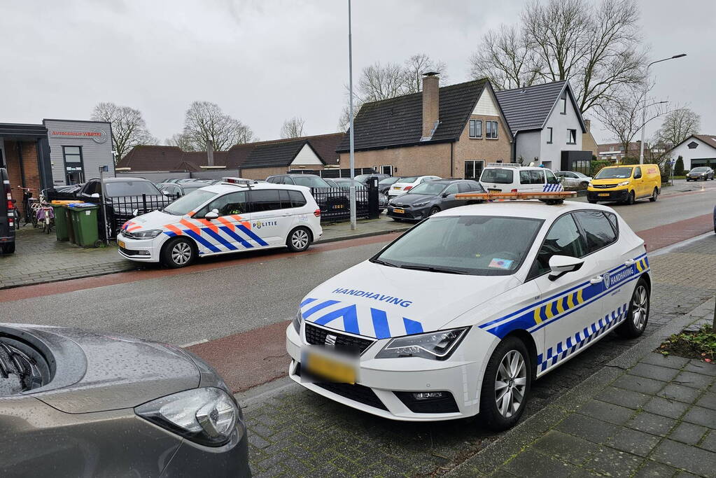 Vuurwapen aangetroffen bij controle autobedrijf