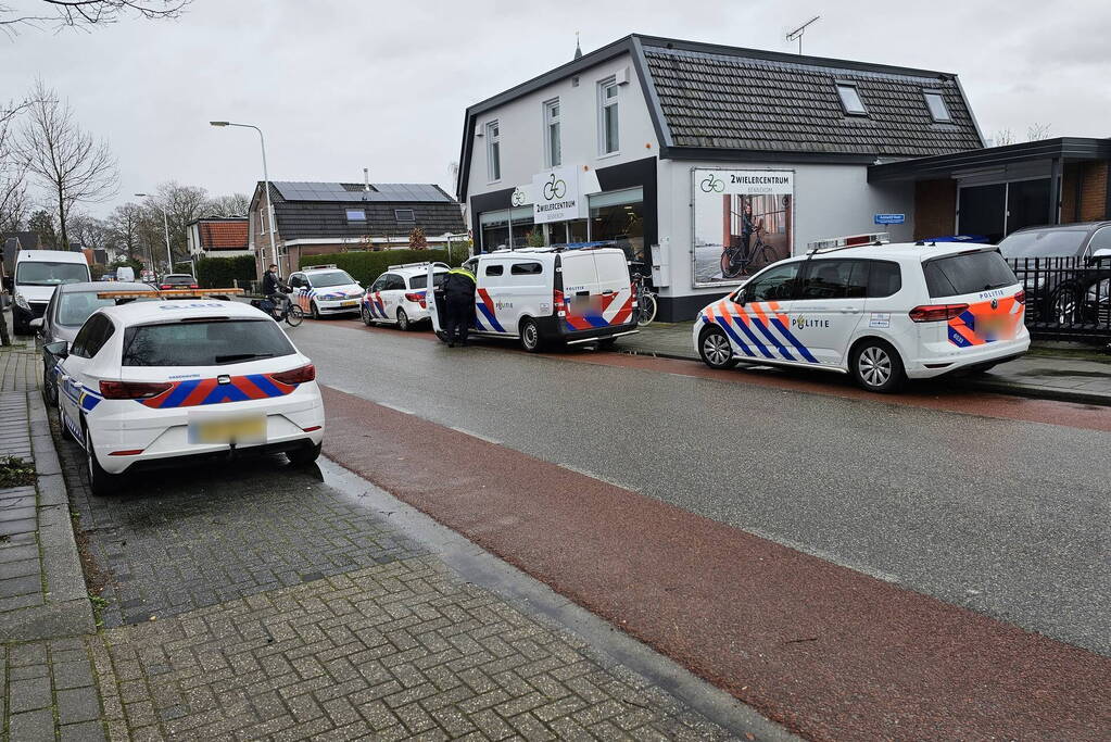 Vuurwapen aangetroffen bij controle autobedrijf