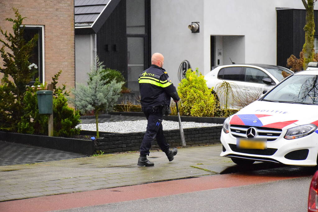 Vuurwapen aangetroffen bij controle autobedrijf