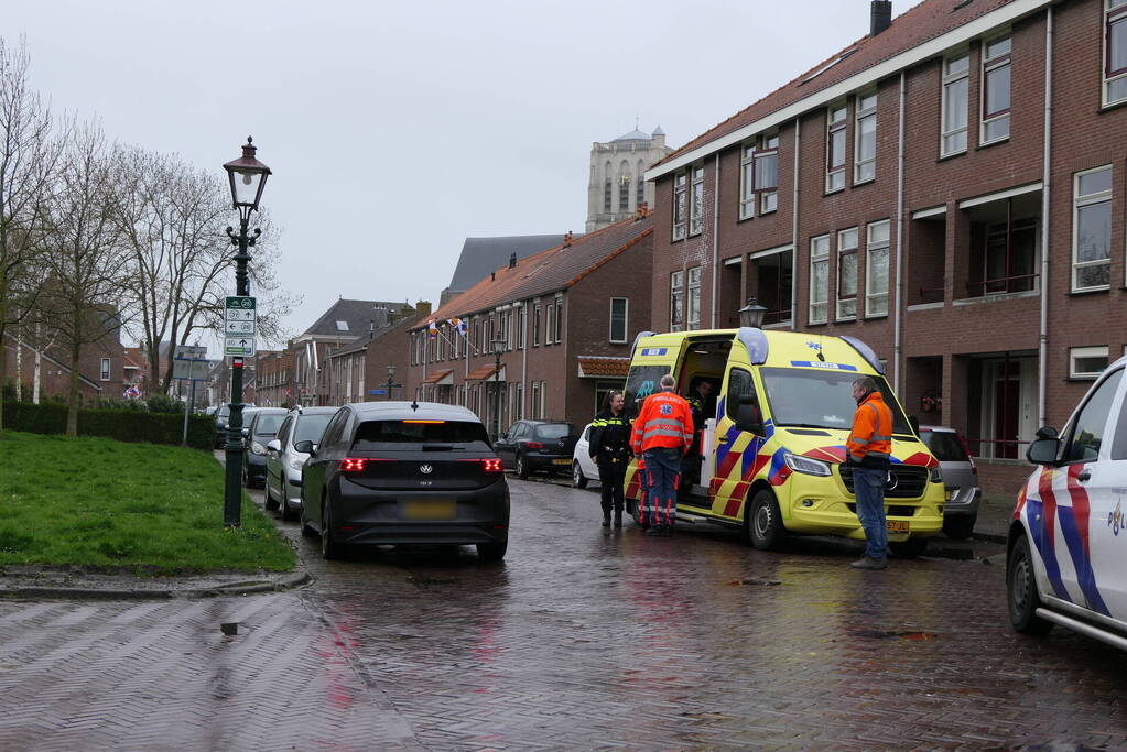 Persoon aangereden door auto, slachtoffer gewond