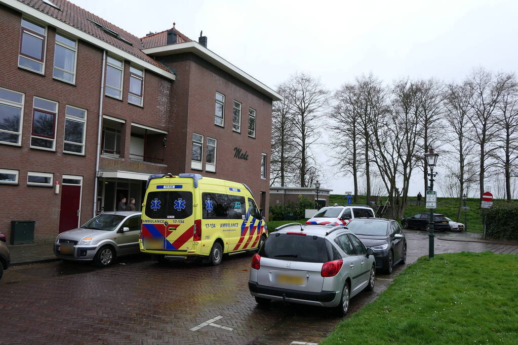 Persoon aangereden door auto, slachtoffer gewond