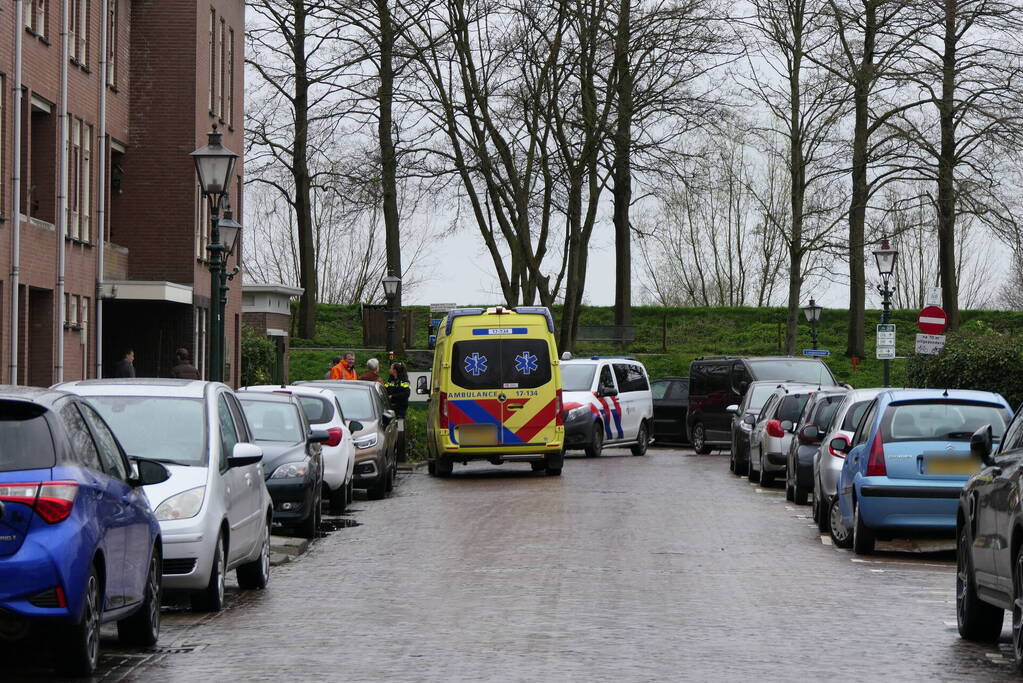 Persoon aangereden door auto, slachtoffer gewond