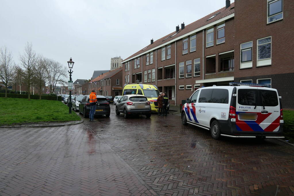 Persoon aangereden door auto, slachtoffer gewond