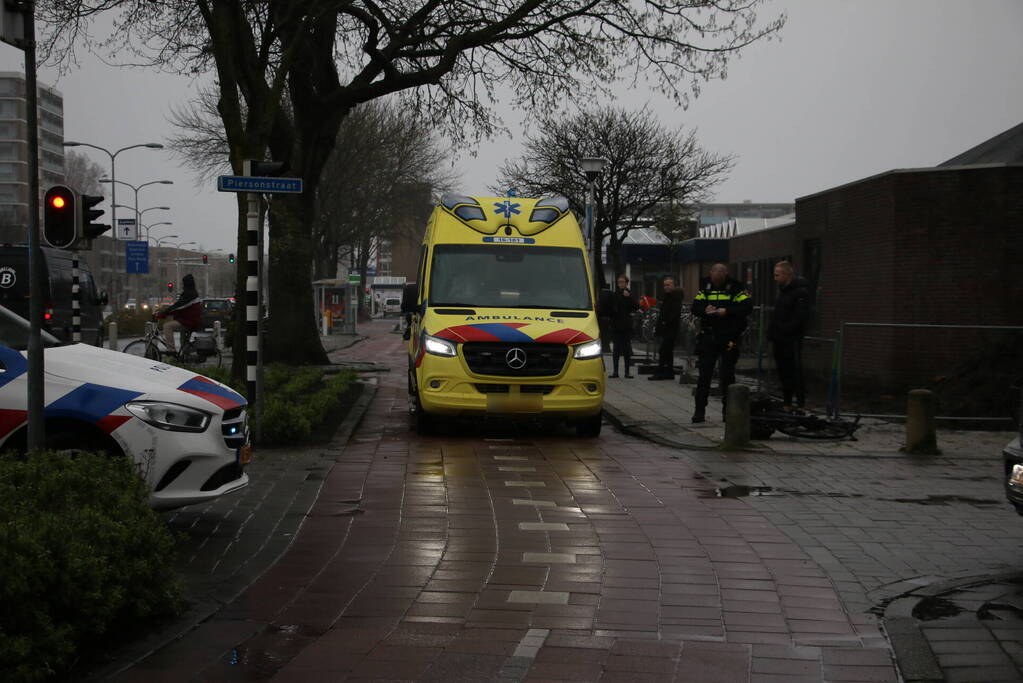Fietsster geschept door automobilist