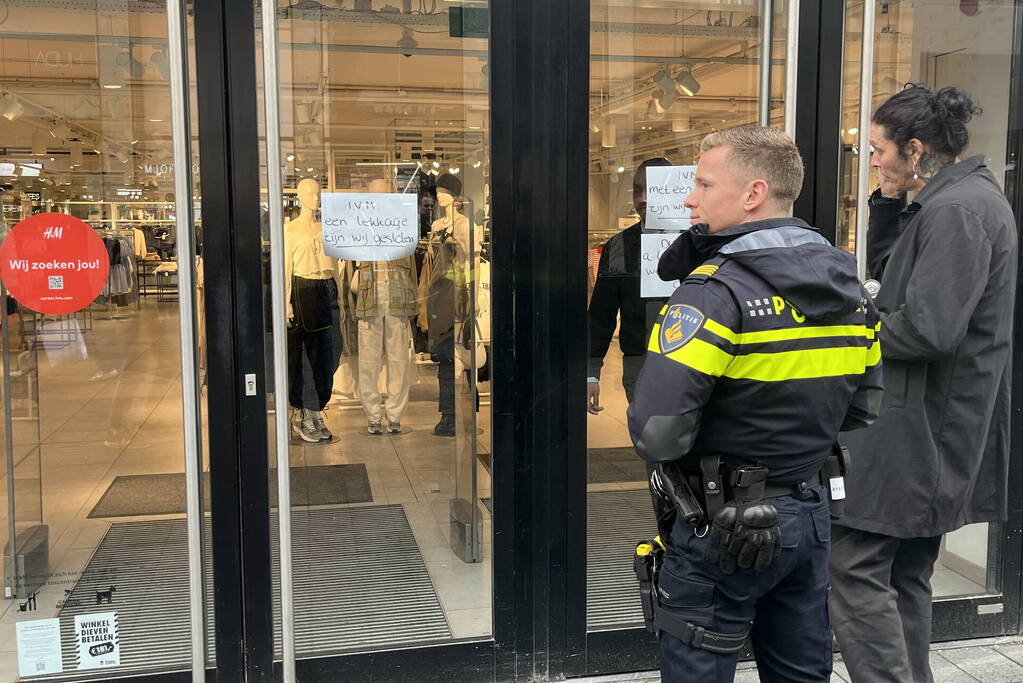 Winkels ontruimd wegens grote waterlekkage