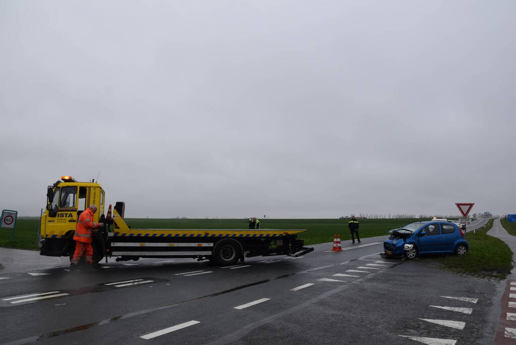 Gewonden bij flinke botsing op kruising