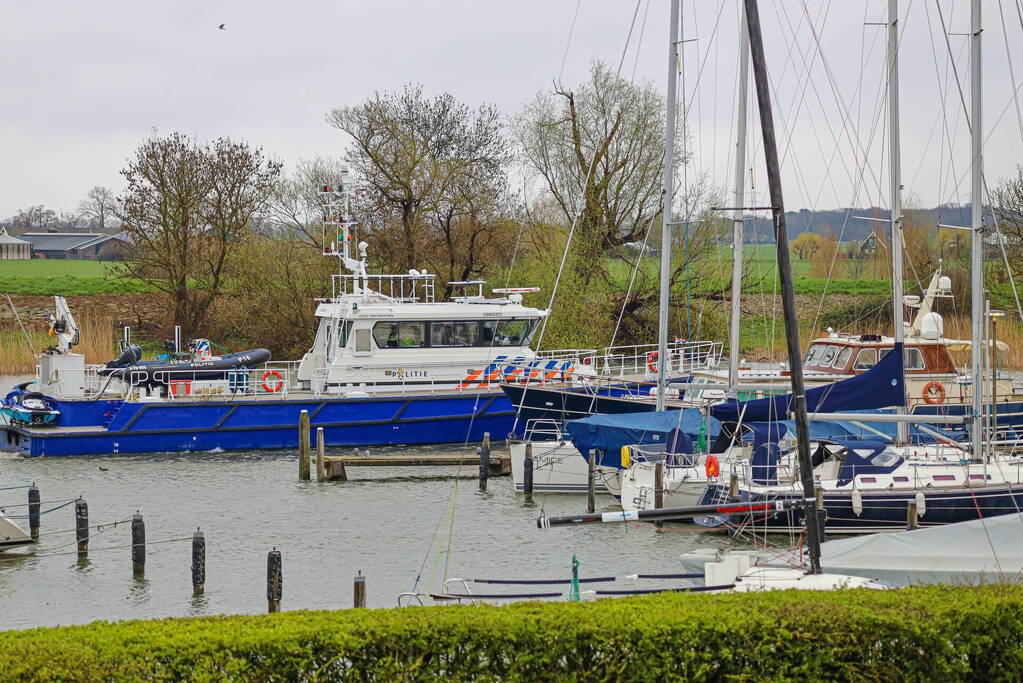 Twee personen te water geraakt IJmeer