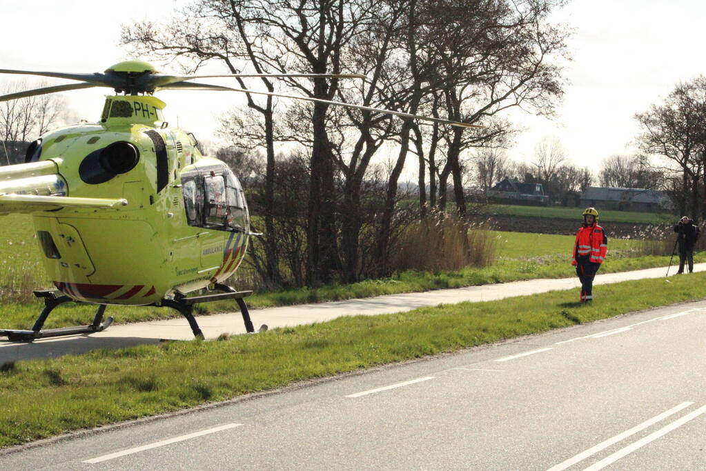 Automobilist raakt van de weg belandt in sloot
