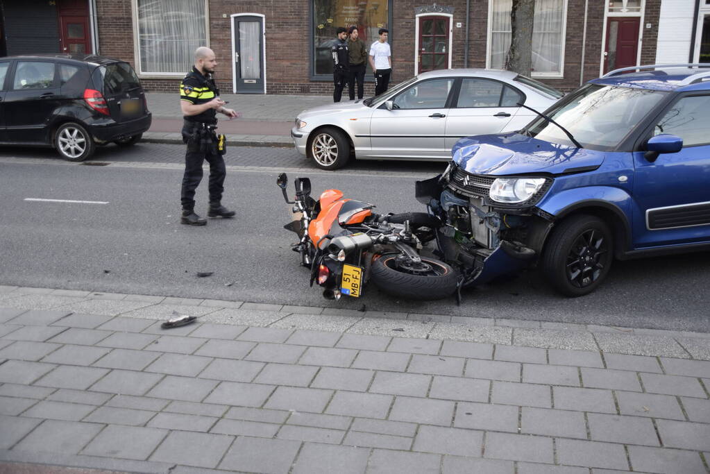 Motorrijder gewond na harde botsing met automobilist