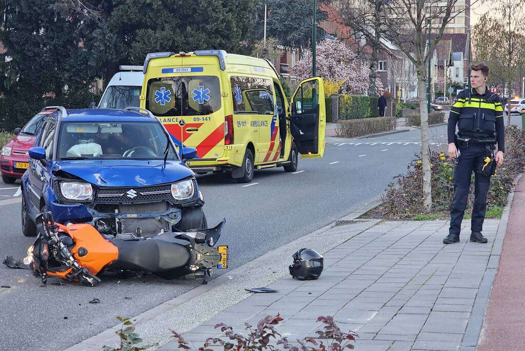 Motorrijder gewond na harde botsing met automobilist