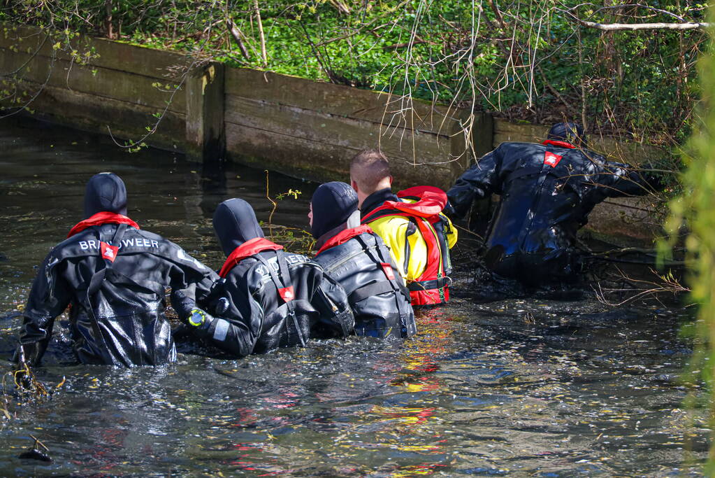 2-jarige jongen overleden na val in water
