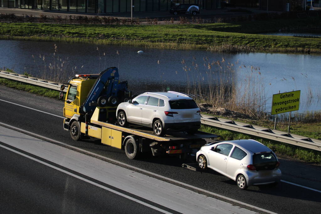 Twee personenauto's afgesleept na ongeval