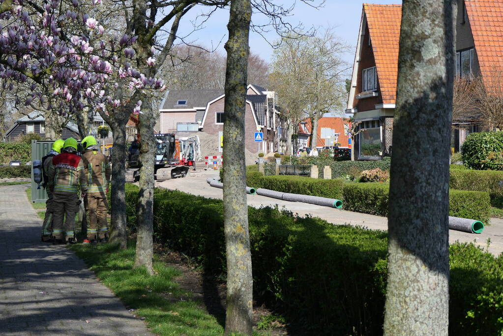 Onderzoek naar gaslucht, brandweer verricht metingen