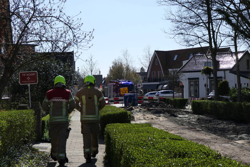 Onderzoek naar gaslucht, brandweer verricht metingen