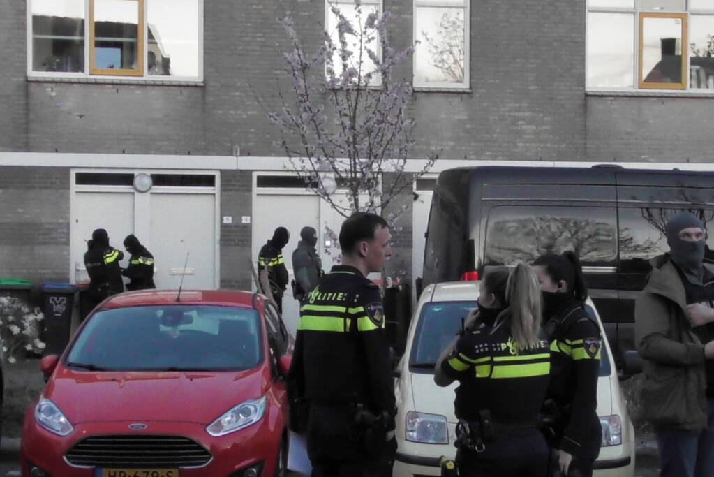 Buurt opgeschrikt door flashbangs tijdens inval arrestatieteam