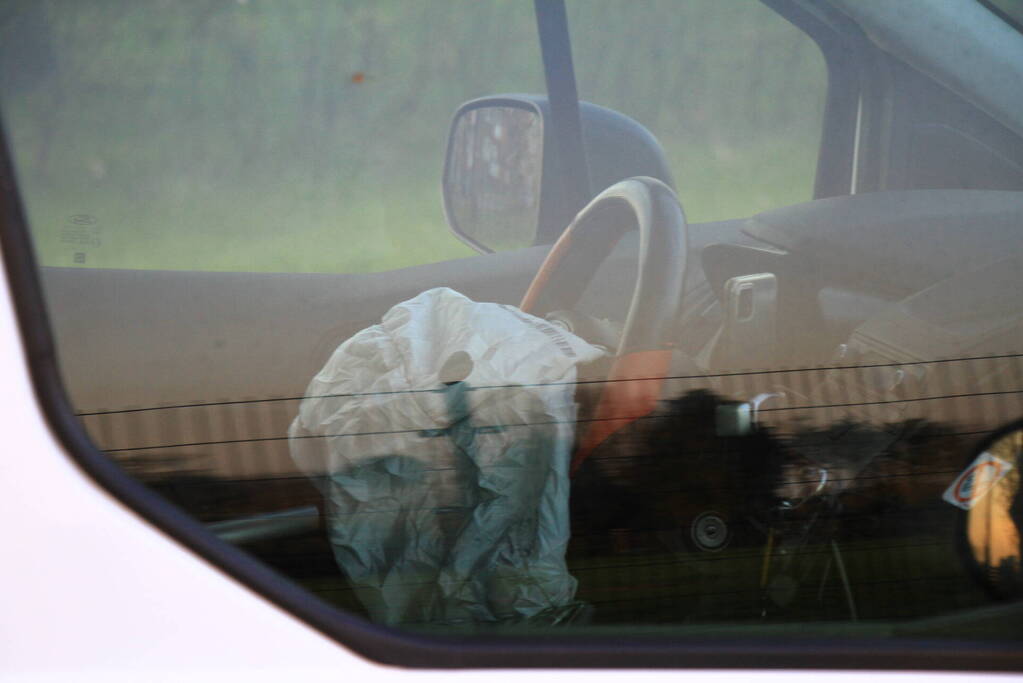 Rijbaan afgesloten na kop-staart botsing